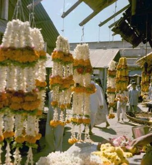 Marktstände mit Blumen : Bangalore (Indien). Marktstände mit Blumen