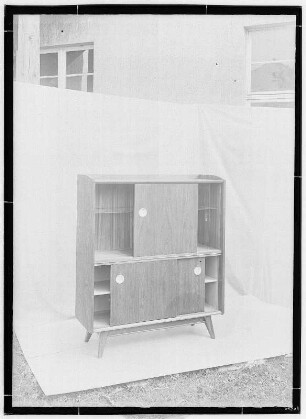 Cunnersdorf. Tischlerei Kopprasch. Schrank