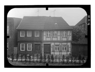 Lübz, Schulstraße. Doppelwohnhaus. Straßenfront