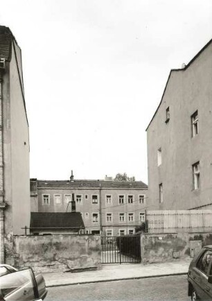 Dresden-Neustadt, Sebnitzer Straße 46. Grundstück mit Hinterhaus. Straßenansicht