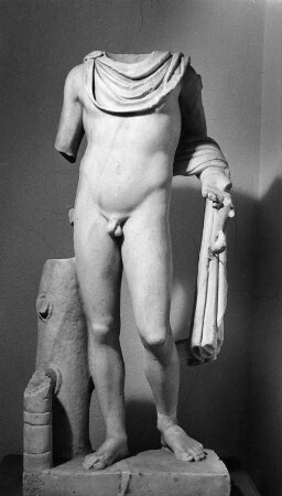 Apollo : Apollo. Marmor (146/155). Klagenfurt: Landesmuseum für Kärnten, Provinzialrömische Archäologie Inventar-Nr. 316