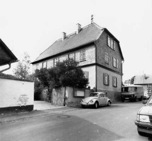 Karben, Pfarrgasse 1