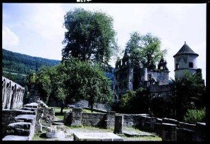 Hirsau: Schlossruine mit den von Ludwig Uhland besungenen Ulmen, mit Klosterruinen