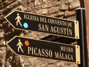 Hinweisschild zum Museum des Malers Picasso, der in Malaga geboren ist