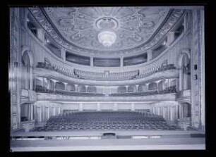 Schauspielhaus, Dresden: Ansicht Zuschauerraum (Negativ zu Inv. Nr. TBS 098,10)