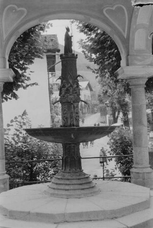 Brunnen : Zierbrunnen.