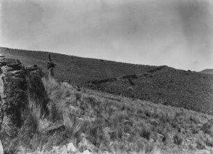 Inka-Ruinen von Condor Huasi : Die Ruine eines Steinwalls in der Inka-Festung Condor Huasi (Haus des Kondors), vermutlich die heutige Fundstätte El Fuerte.