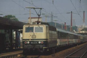 Mühlacker Lok 181 220 D SNCF-Wagen
