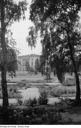 Blick in die Parkanlage