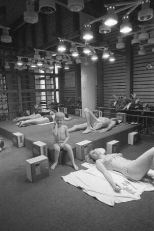 Badebetrieb im Fächerbad
