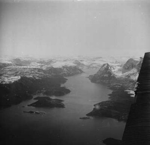 Luftbildaufnahme eines Fjords : Luftbildaufnahme eines Fjords