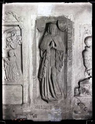 katholische Pfarrkirche; Grabstein Katharina von Finsterlohr