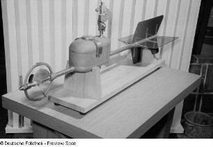 Technisches Gerät auf der Leipziger Herbstmesse 1954