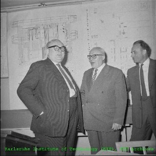 Besuch der Deutschen Gesellschaft für Atomkernenergie (DGA) am Kernforschungszentrum Karlsruhe (KfK)