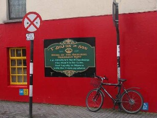 Galway - Innenstadt : Straßenzeile, aufgenommen am 7. April 2005 in der Innenstadt von Galway