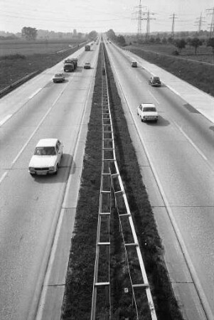 Planungen zum Ausbau der Autobahn südlich und nördlich der Anschlußstelle Ettlingen/Karlsruhe-Rheinhafen auf sechs Fahrspuren