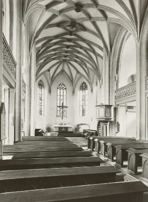 Eisleben. Petri-Pauli-Kirche : Eisleben. Petri-Pauli-Kirche (1486-1513). Blick durch das Mittelschiff nach Osten