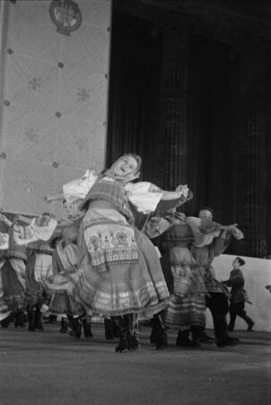 Szenen aus dem Gastspiel des Moissejew-Ensembles , Staatsoper, 05.06.1954