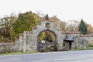 Sachgesamtheit Schloss Friedrichshof (Schloß, Ausstattung, Park, Nebengebäuden); Kronberg, Hainstraße 25, Hainstraße 25e, Hainstraße 25d, Hainstraße 25c, Hainstraße 25b, Hainstraße 25a, Hainstraße