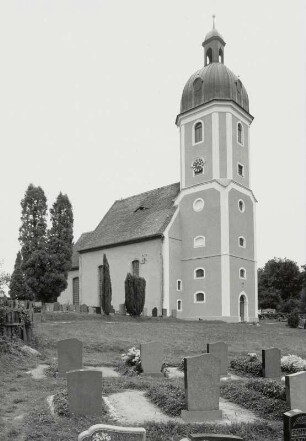 Königshain (Kreis Görlitz). Dorfkirche (beg. 13. Jh., div. Umbauten)