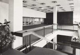 Dresden, Kulturpalast, Inneres, Foyer und Treppe zum zweiten Obergeschoss