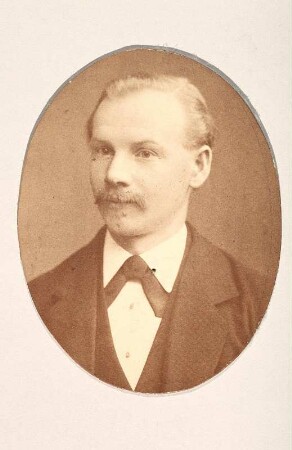 Porträt Friedrich Hochauf : Foto-/Bildersammlung Stenografische Sammlung. Porträt Friedrich Hochauf. Photographie (um 1887). Dresden: SLUB P a 0171