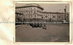 Parade der Wehrmacht auf dem Plac Wolnosci (Freiheitsplatz)