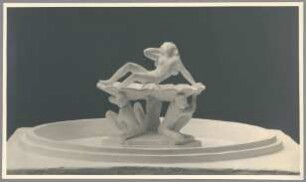 Brunnenentwurf mit liegender Frau II, 1914, Gips