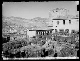 Granada: Blick über die Alhambragärten