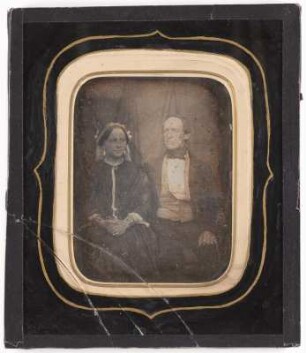 Porträt eines sitzenden Ehepaares (Daguerreotypie) : Porträt eines sitzenden Ehepaares, Daguerreotypie, passepartouriert, versiegelt, verso mit Aufschrift
