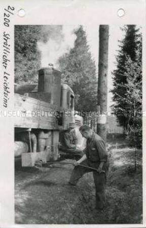 Befüllen eines Holzgas-Generators an einem LKW
