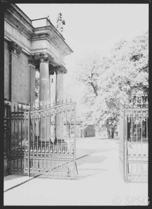 Berlin, Schloss Monbijou, Tor.