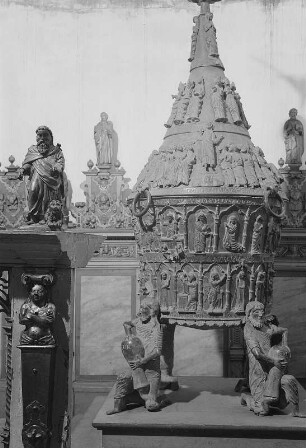 Rostock. Hauptpfarrkirche St. Marien, Bronzetaufbecken (1290)