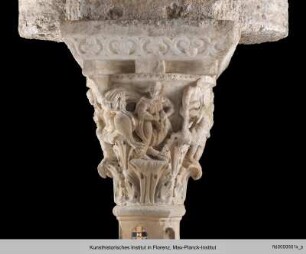 Kapitell mit Figuren - W4Sh78