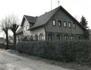 Ebersbach-Neugersdorf, Wiesenstraße 32. Wohnhaus (um 1900)