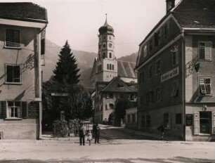 Bludenz. Vorarlberg. Österreich. Blick zur 1694 errichteten gotischen Laurentiuskirche