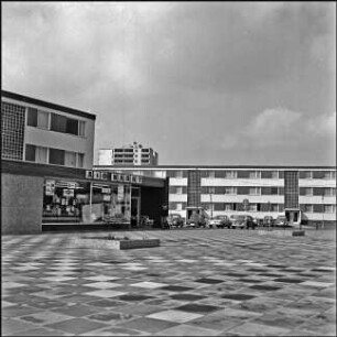 Ziegeleistraße, Läden