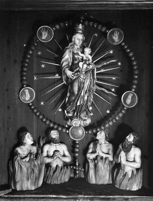 Altar mit Strahlenkranzmadonna : Altar mit Strahlenkranzmadonna. Holz, geschnitzt, gefaßt (1647). Lienz, Pfarrkirche Sankt Andreas