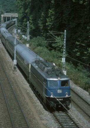Stuttgart Hbf. Block Rosenstein Lok 110 390 D-Zug