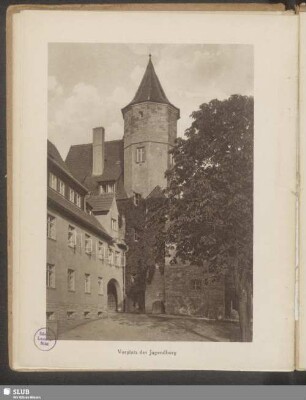 Vorplatz der Jugendburg