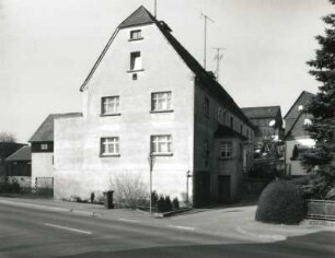 Neukirch (Lausitz), Hauptstraße 84. Wohnhaus (1851/1900)