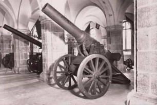 Schwere Feldhaubitze der russischen Armee