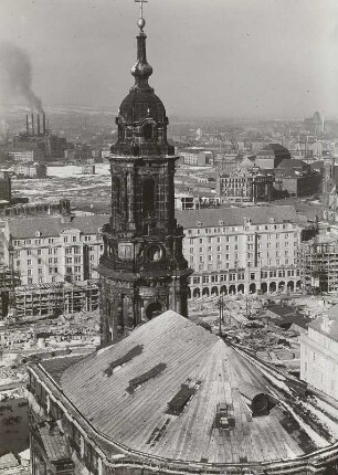 Kreuzkirche : Dresden-Altstadt, Blick vom Rathausturm über Kreuzkirche und Altmarkt