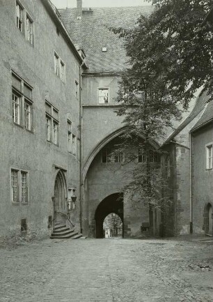 Schloss Rochlitz, Schlosshof, Blick nach Osten