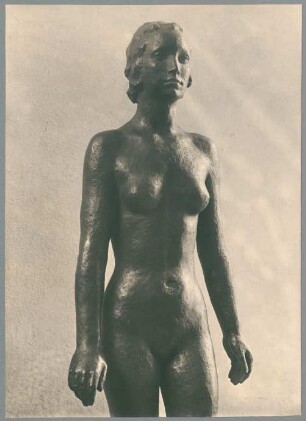 Stehendes Mädchen, Detail, 1935, Bronze