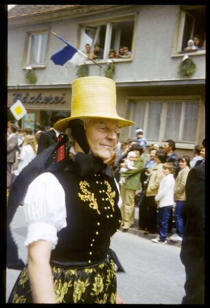Frau in Tracht