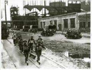 Belgische Truppen bereiten die Demontage der Chemischen Werke der Essener Steinkohlenwerke vor