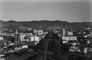 Belo Horizonte : Blick von einem erhöhten Punkt auf die Stadt Belo Horizonte.