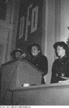 Dresden, Bezirkskonferenz und Kreiskonferenz des Demokratischen Frauenbundes Deutschlands (DFD), Oktober 1952