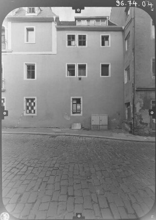 Pirna-Altstadt, Lange Straße 10. Wohnhaus (1730). Straßenfront (Teilansicht, Badergasse)